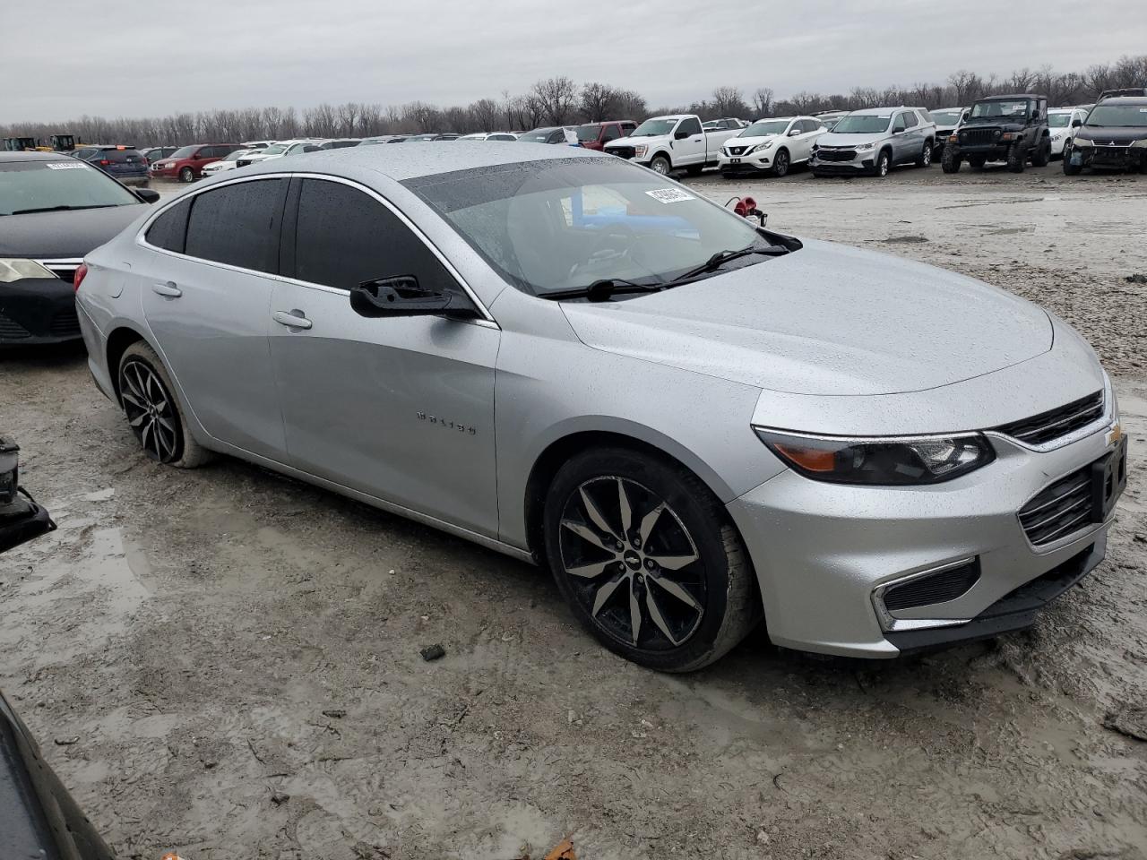 2017 Chevrolet Malibu - Image 4