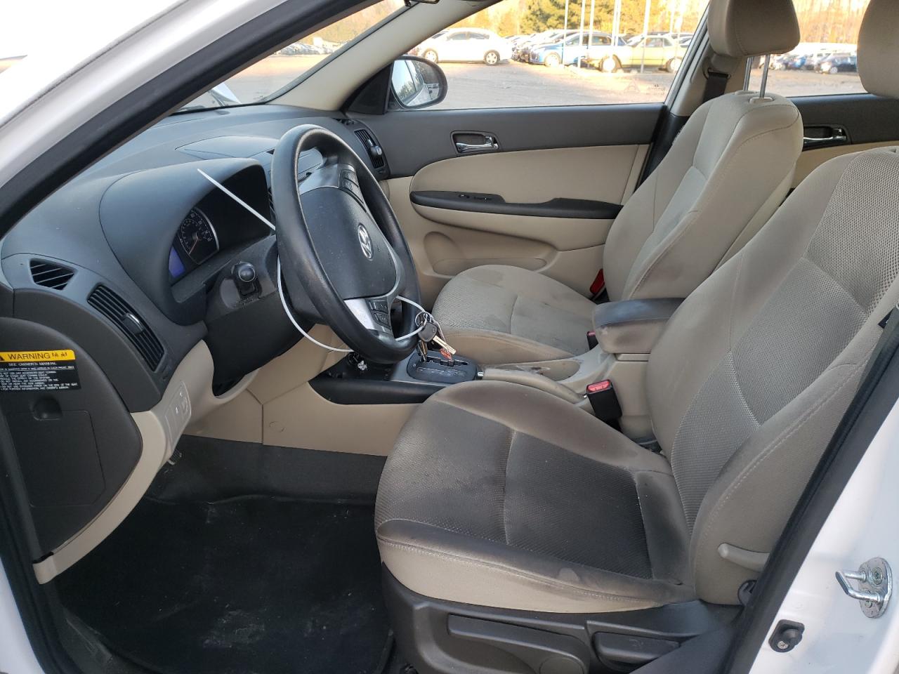 2012 Hyundai Elantra - Image 7