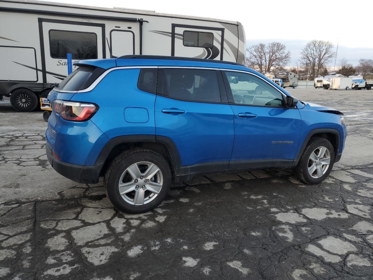 2022 Jeep Compass - Image 3