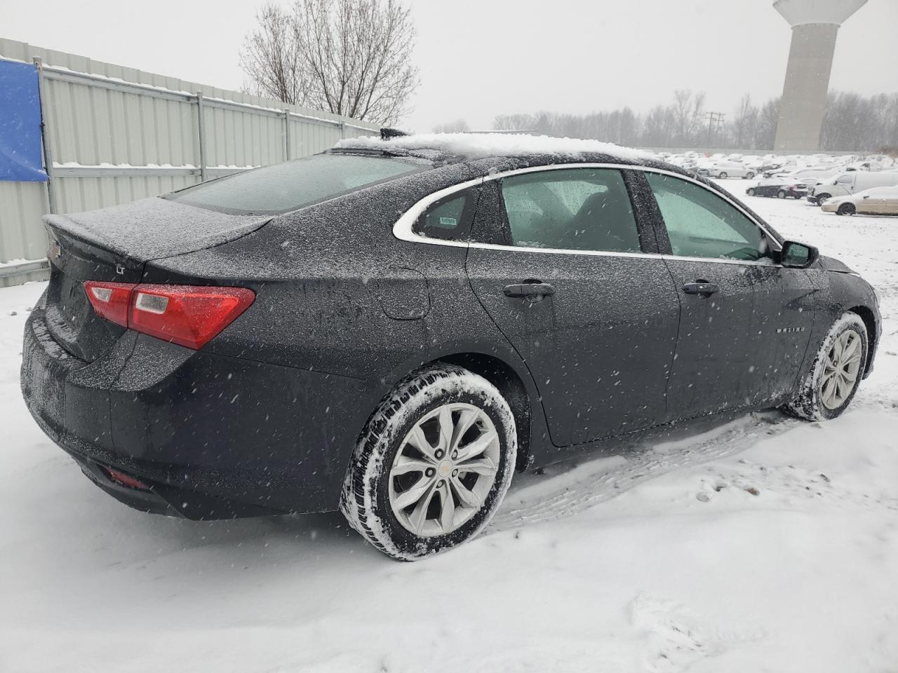 2023 Chevrolet Malibu - Image 3