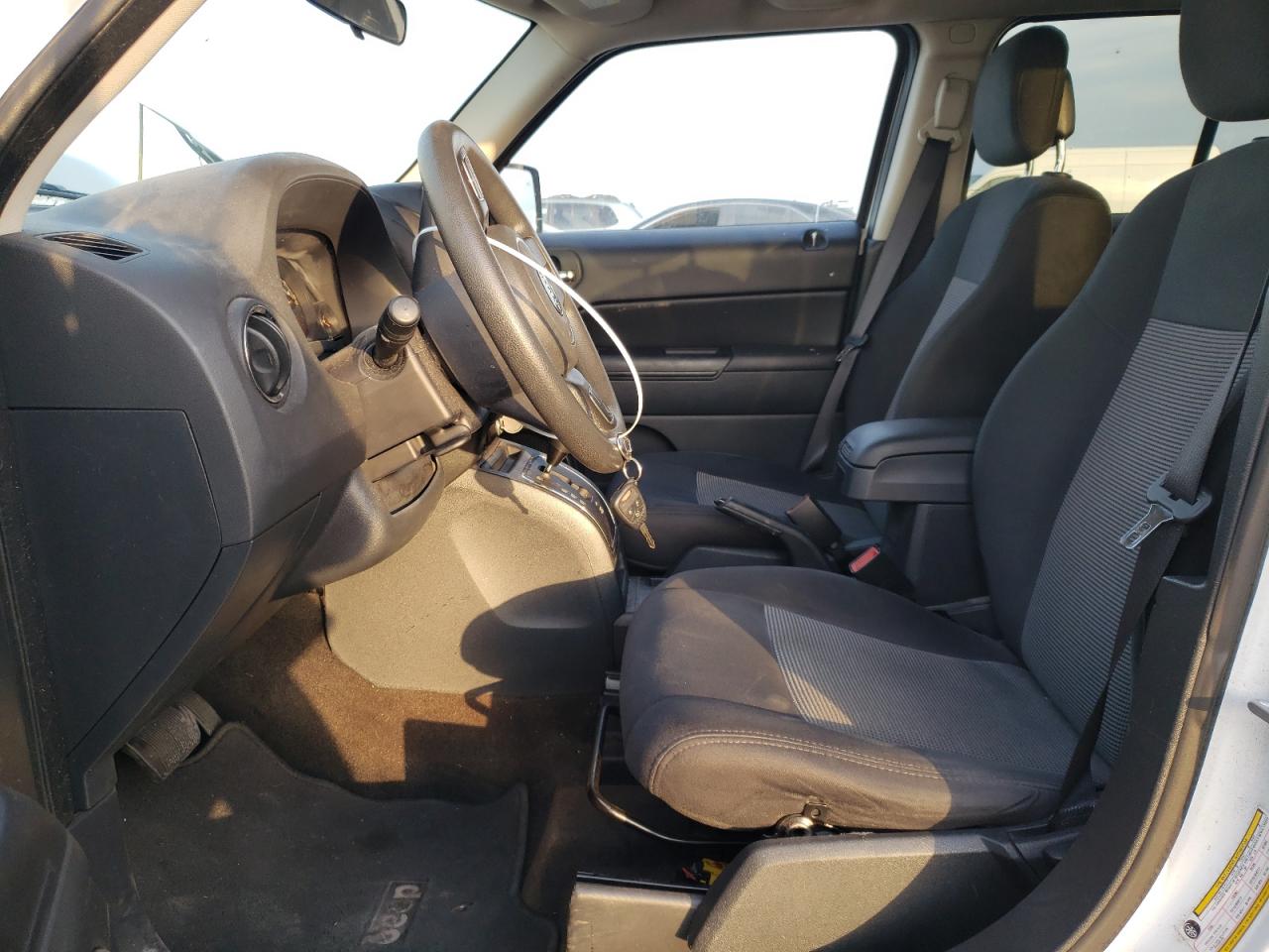2015 Jeep Liberty (Patriot) - Image 7