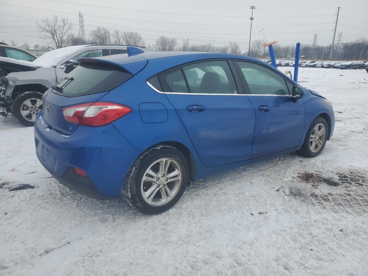 2017 Chevrolet Cruze - Image 3