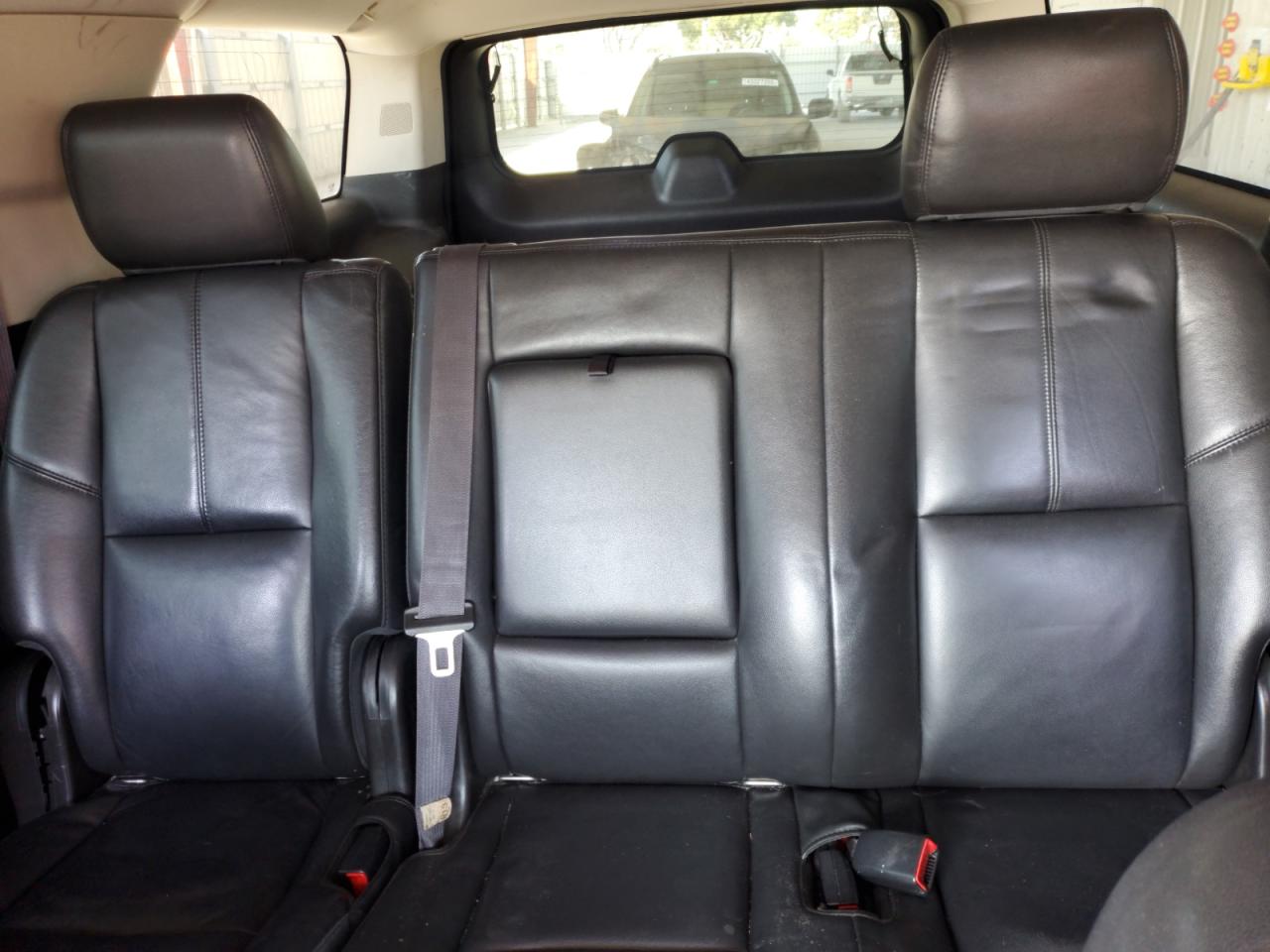 2014 Chevrolet Suburban - Image 10