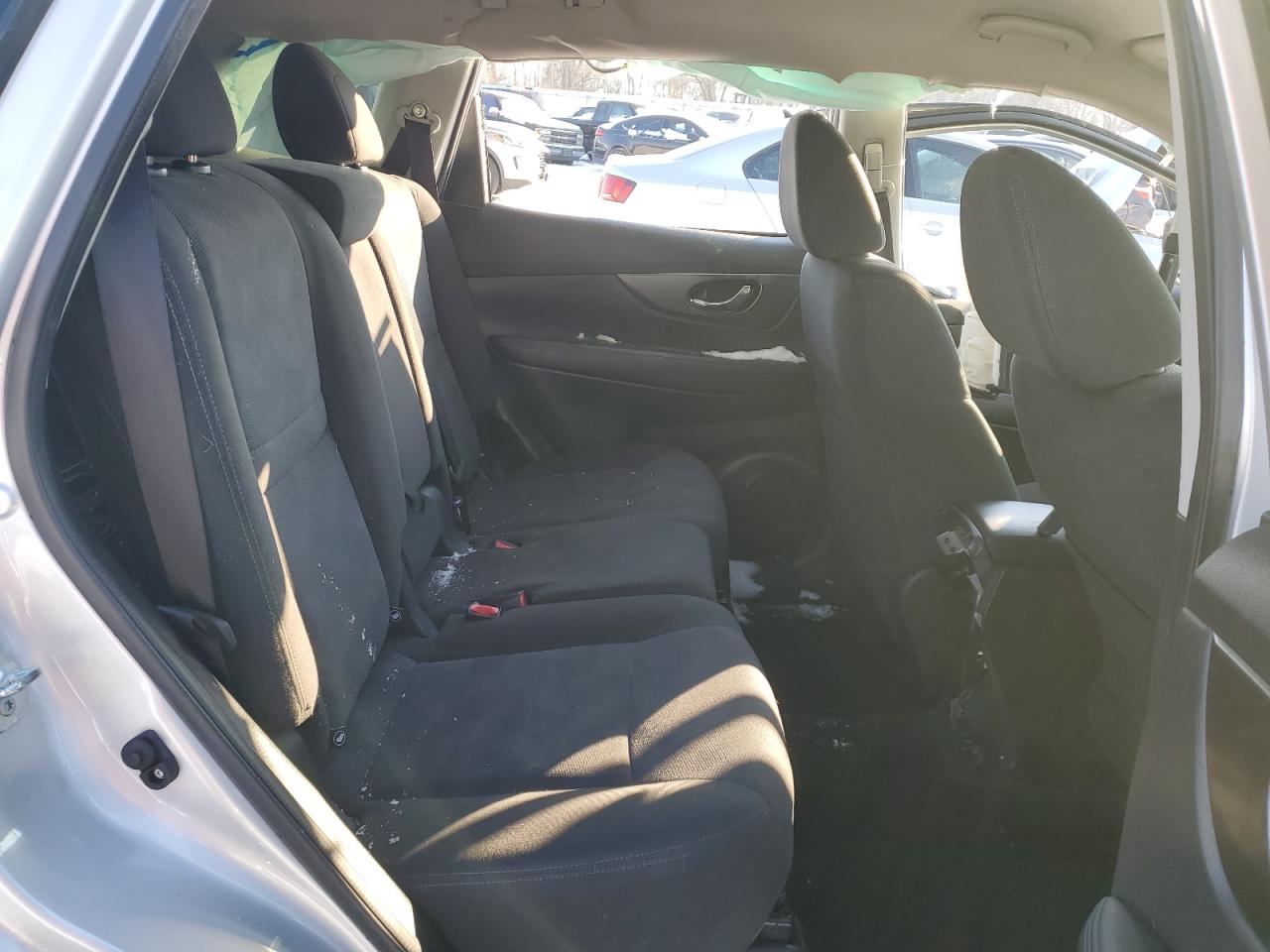 2016 Nissan Rogue - Image 11