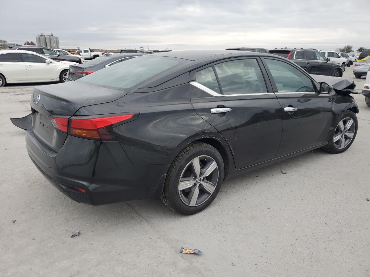 2021 Nissan Altima - Image 3