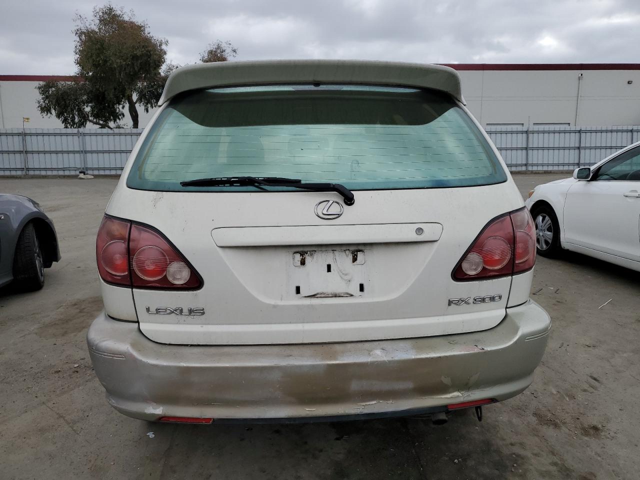 2000 Lexus RX - Image 6