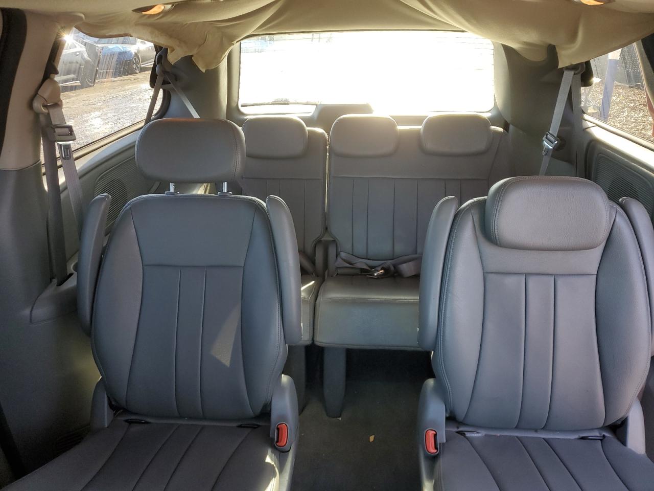 2007 Dodge Caravan - Image 10