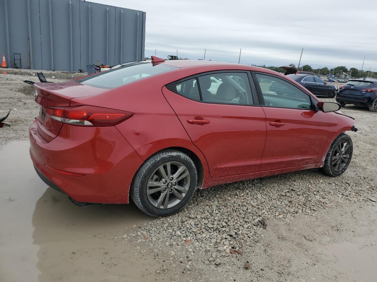 2018 Hyundai Elantra - Image 3
