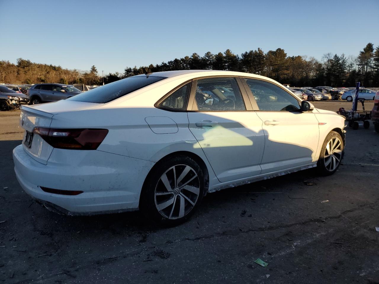 2019 Volkswagen Jetta - Image 3