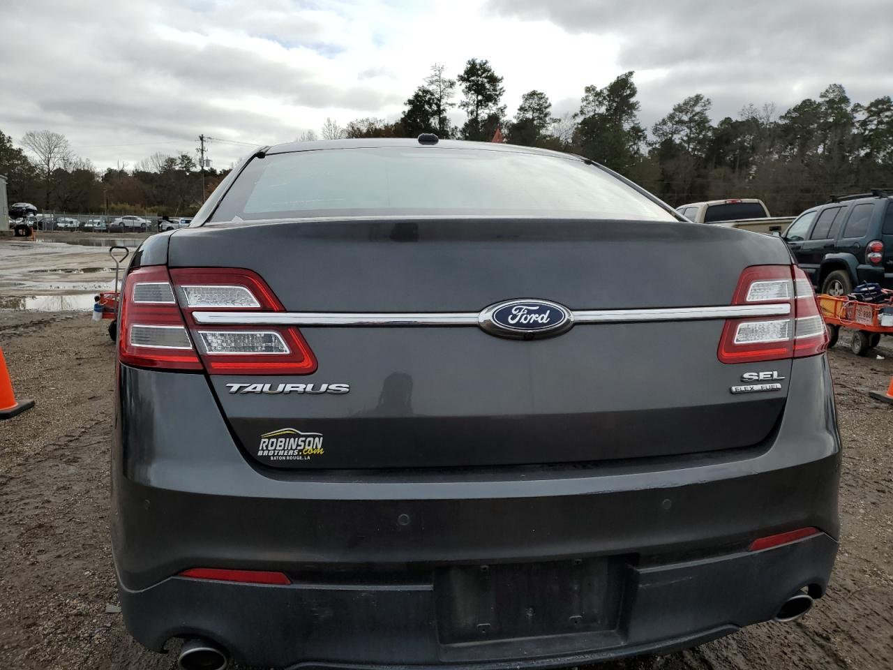 2018 Ford Taurus - Image 6