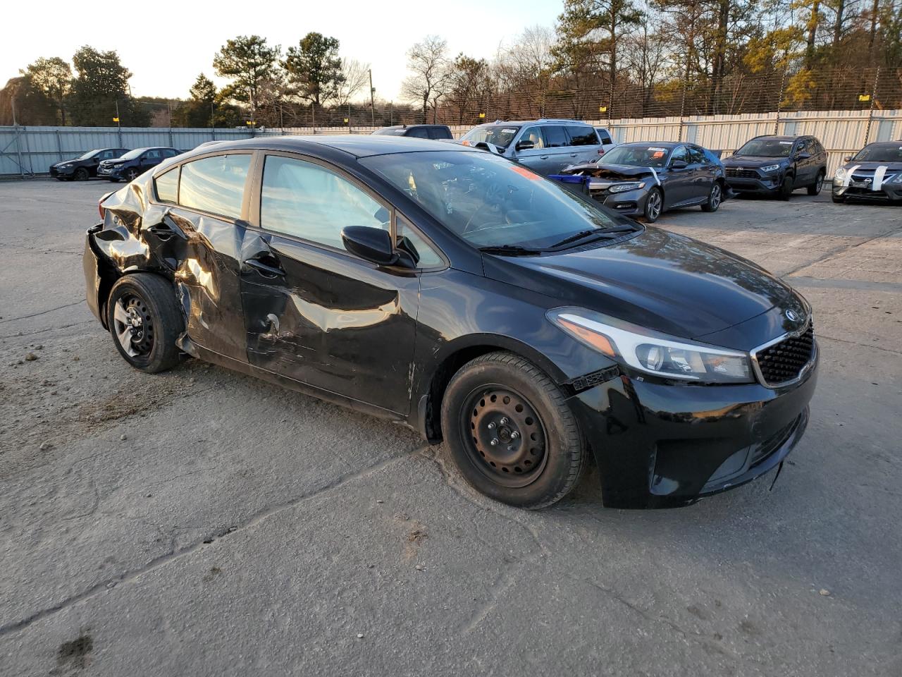 2017 Kia Forte - Image 4