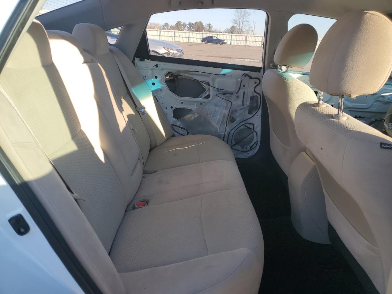 2015 Nissan Altima - Image 10