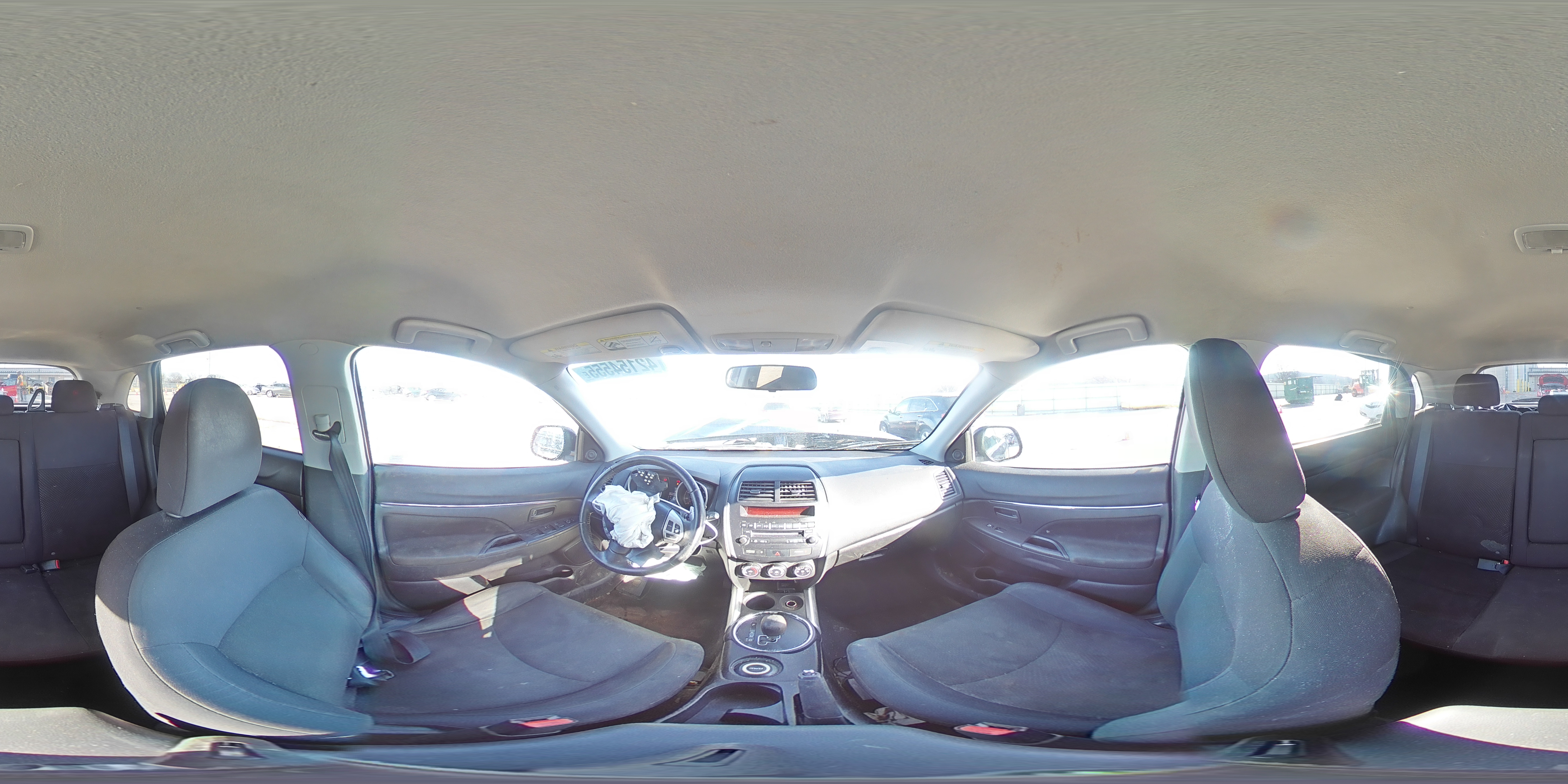 2013 Mitsubishi Outlander - Image 16
