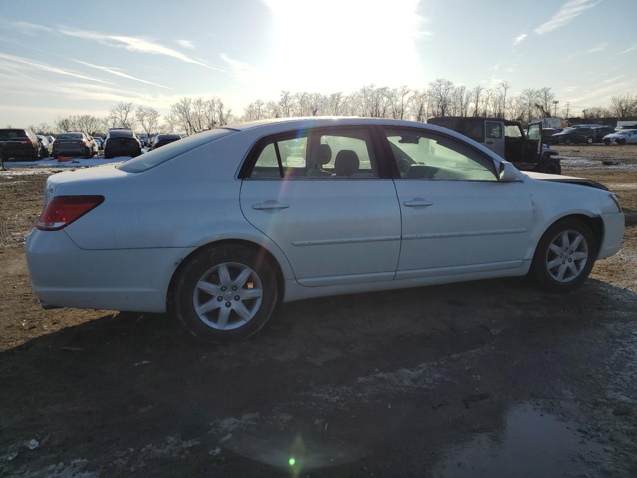 2006 Toyota Avalon - Image 3