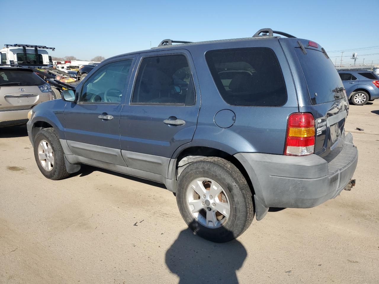 2005 Ford Escape - Image 2