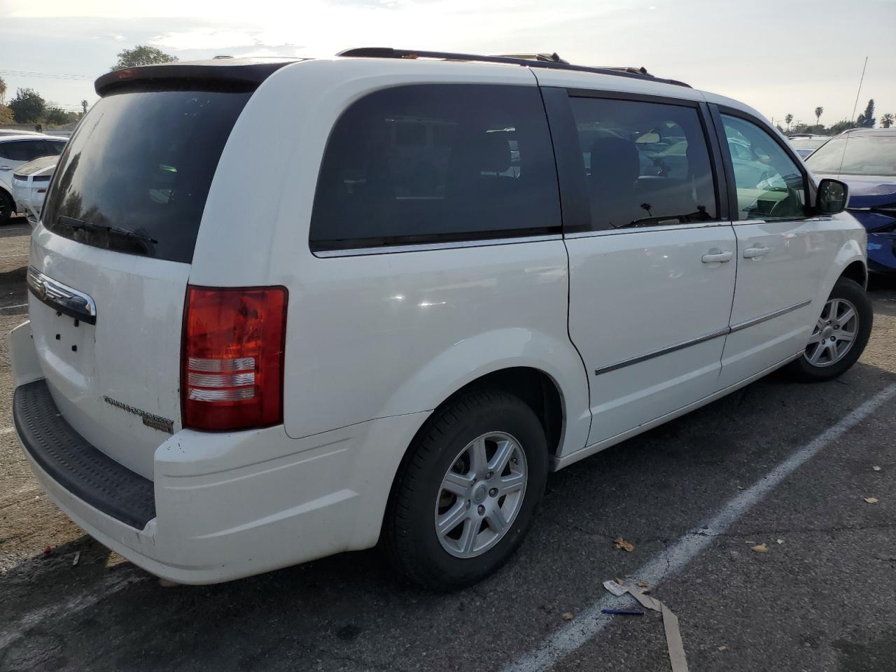 2010 Chrysler Town & Country - Image 3