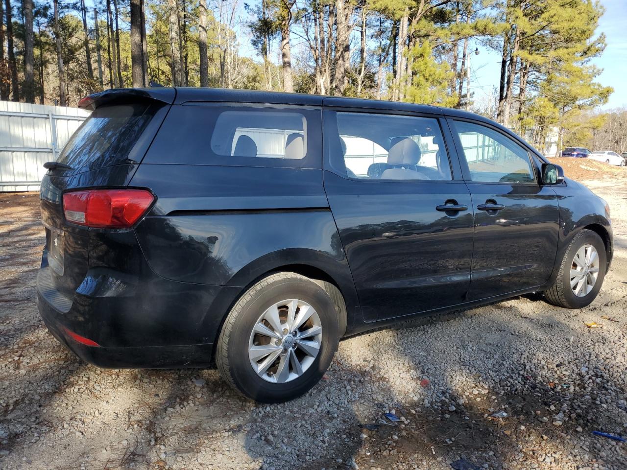 2017 Kia Sedona - Image 3