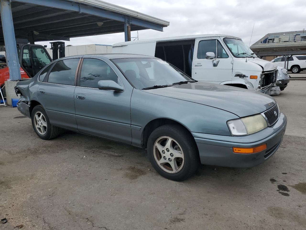 1997 Toyota Avalon - Image 4