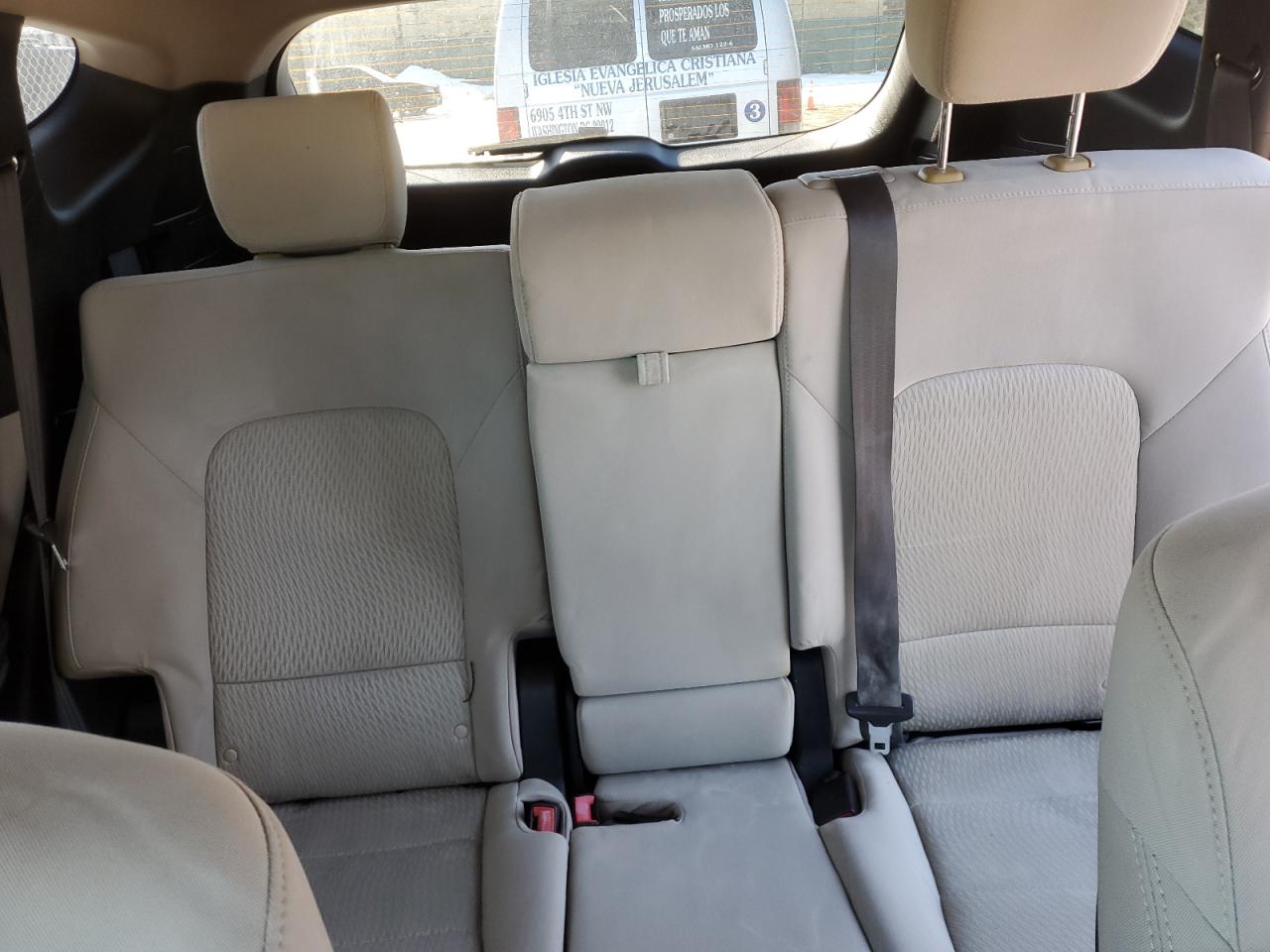 2015 Hyundai Santa Fe - Image 10