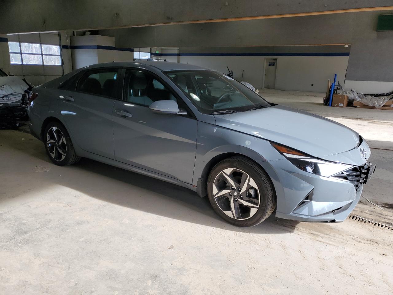 2023 Hyundai Elantra - Image 4