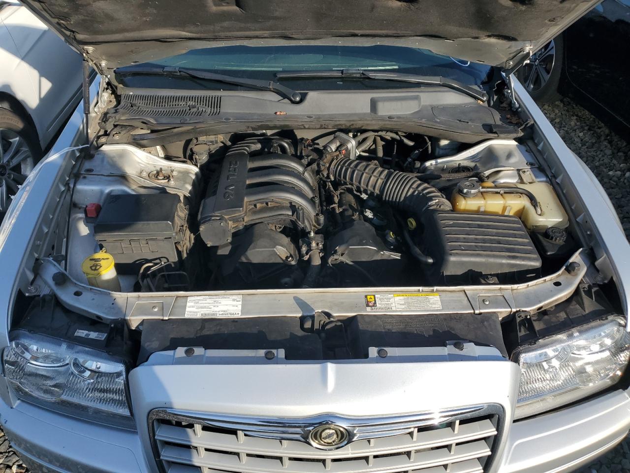 2008 Chrysler 300 - Image 13