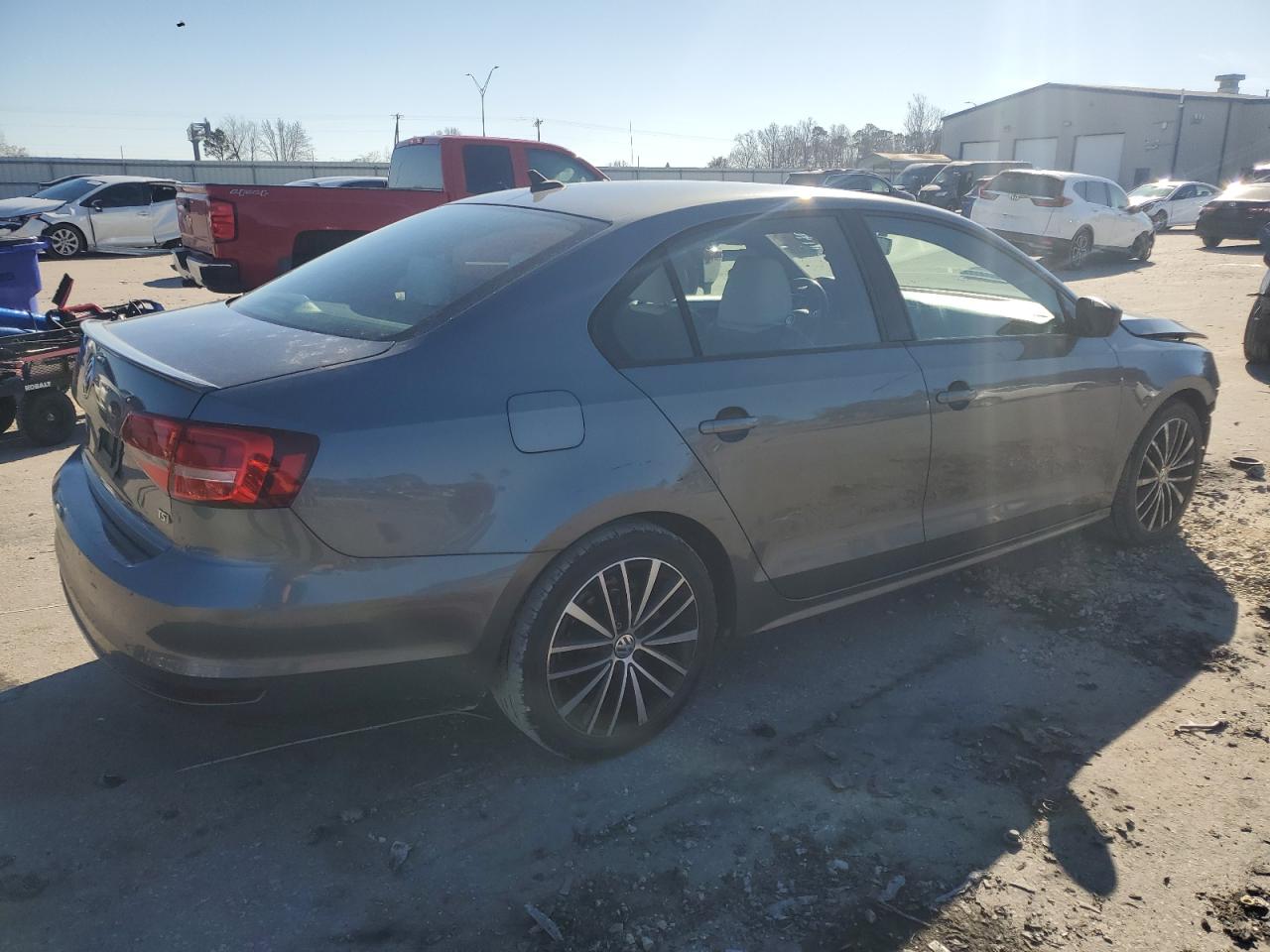2015 Volkswagen Jetta - Image 3