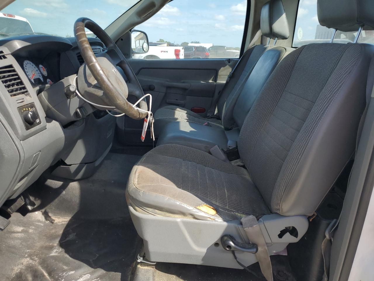 2006 Dodge RAM - Image 7