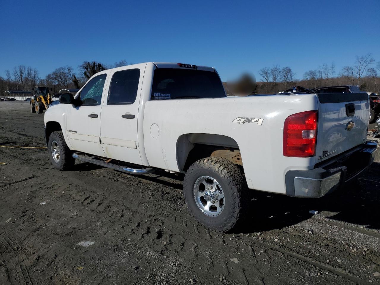 2007 Chevrolet Silverado - Image 2