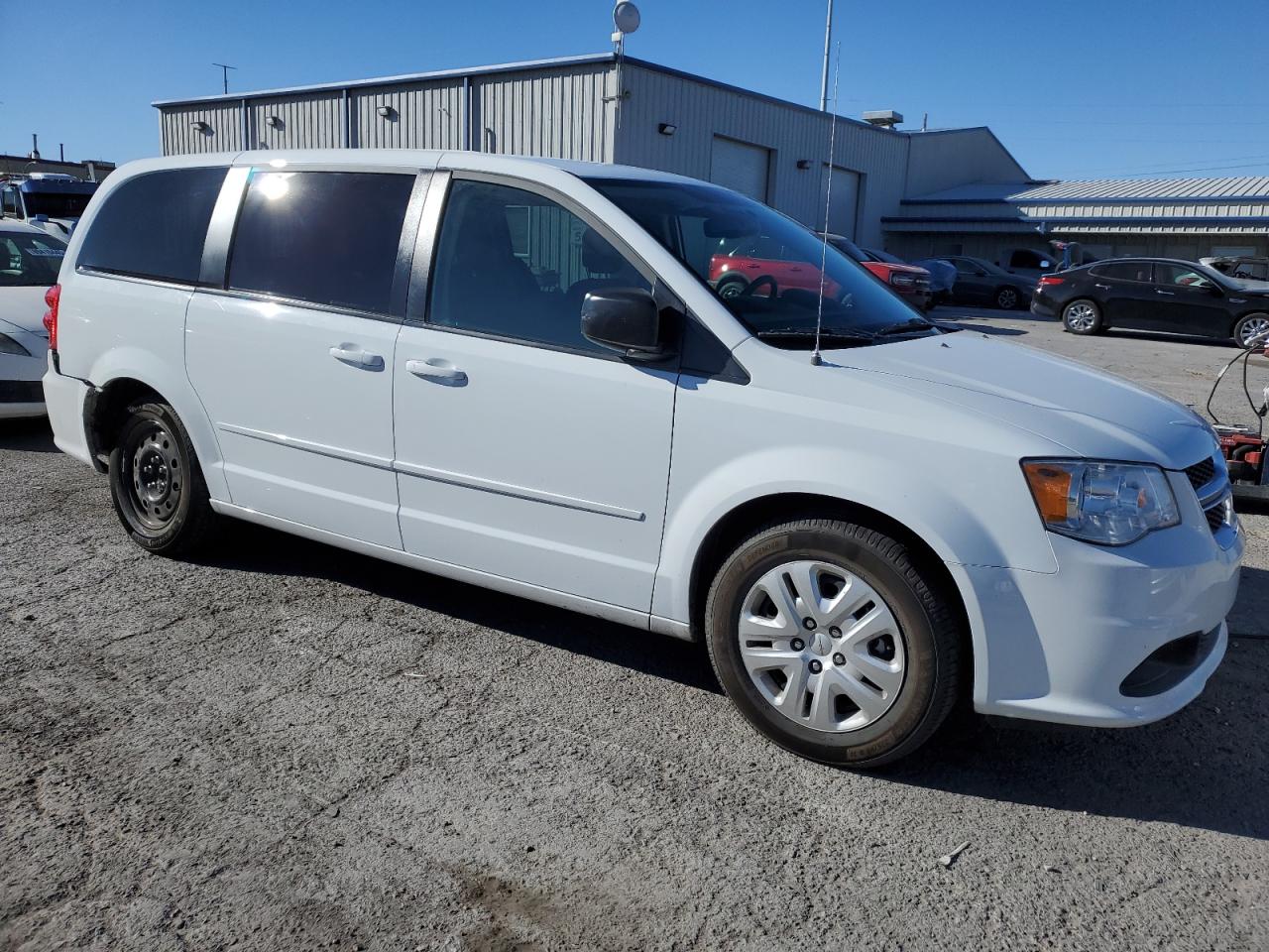 2017 Dodge Caravan - Image 4