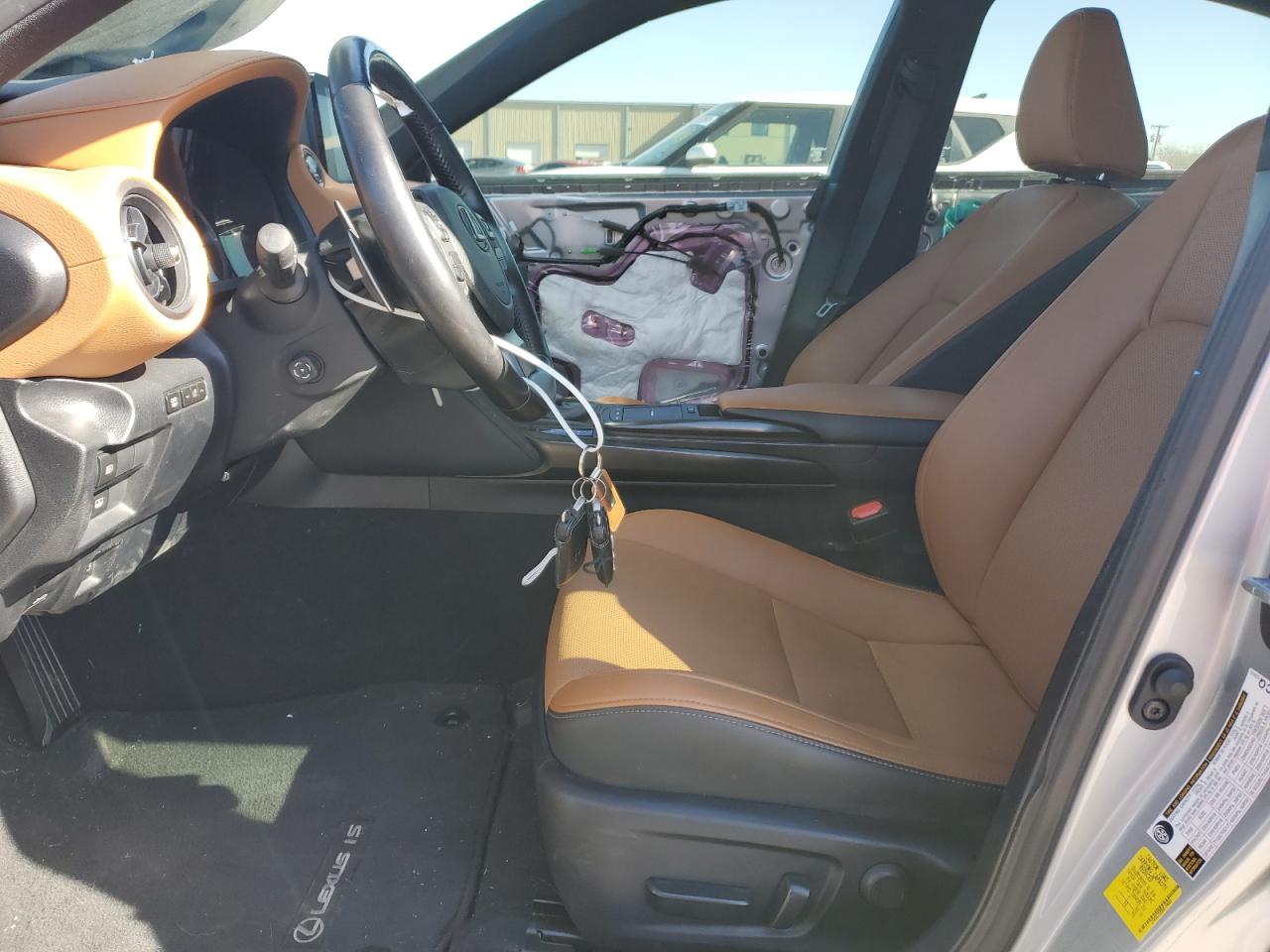 2022 Lexus IS - Image 7