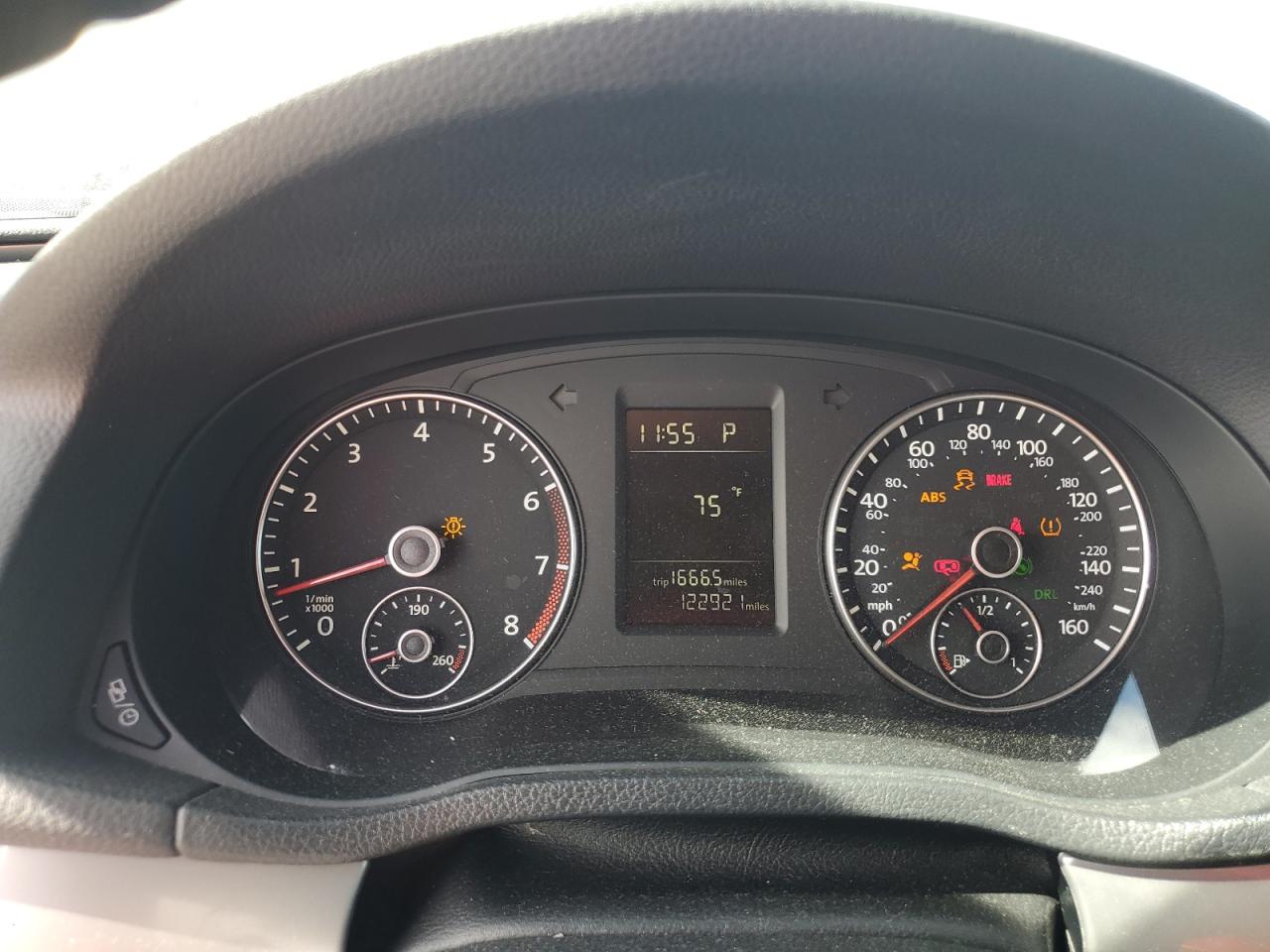2014 Volkswagen Passat - Image 9