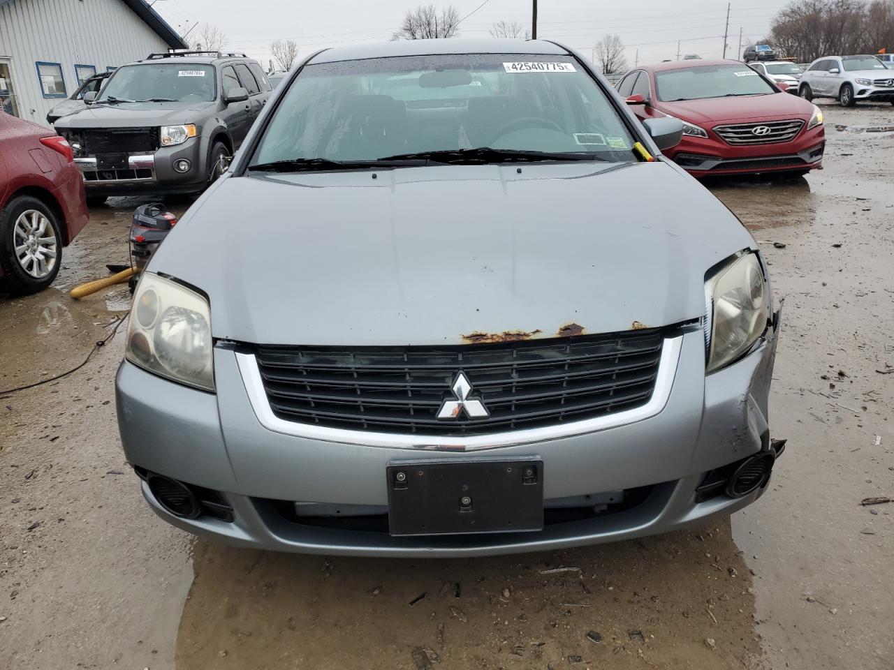 2009 Mitsubishi Galant - Image 5