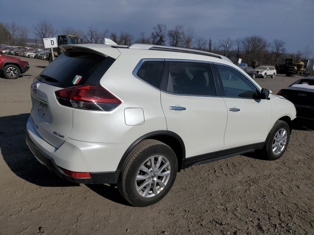 2018 Nissan Rogue - Image 3