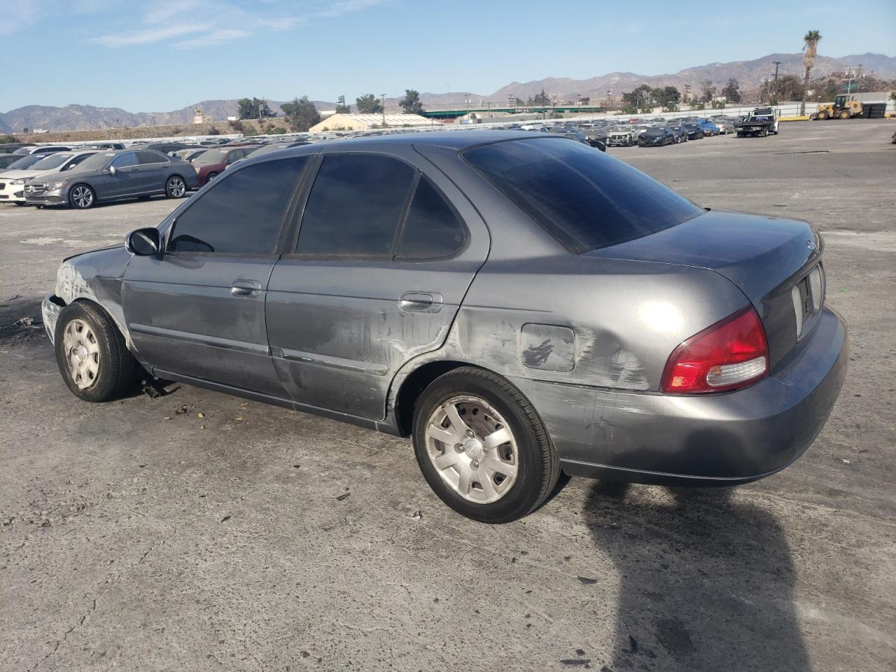 2001 Nissan Sentra - Image 2