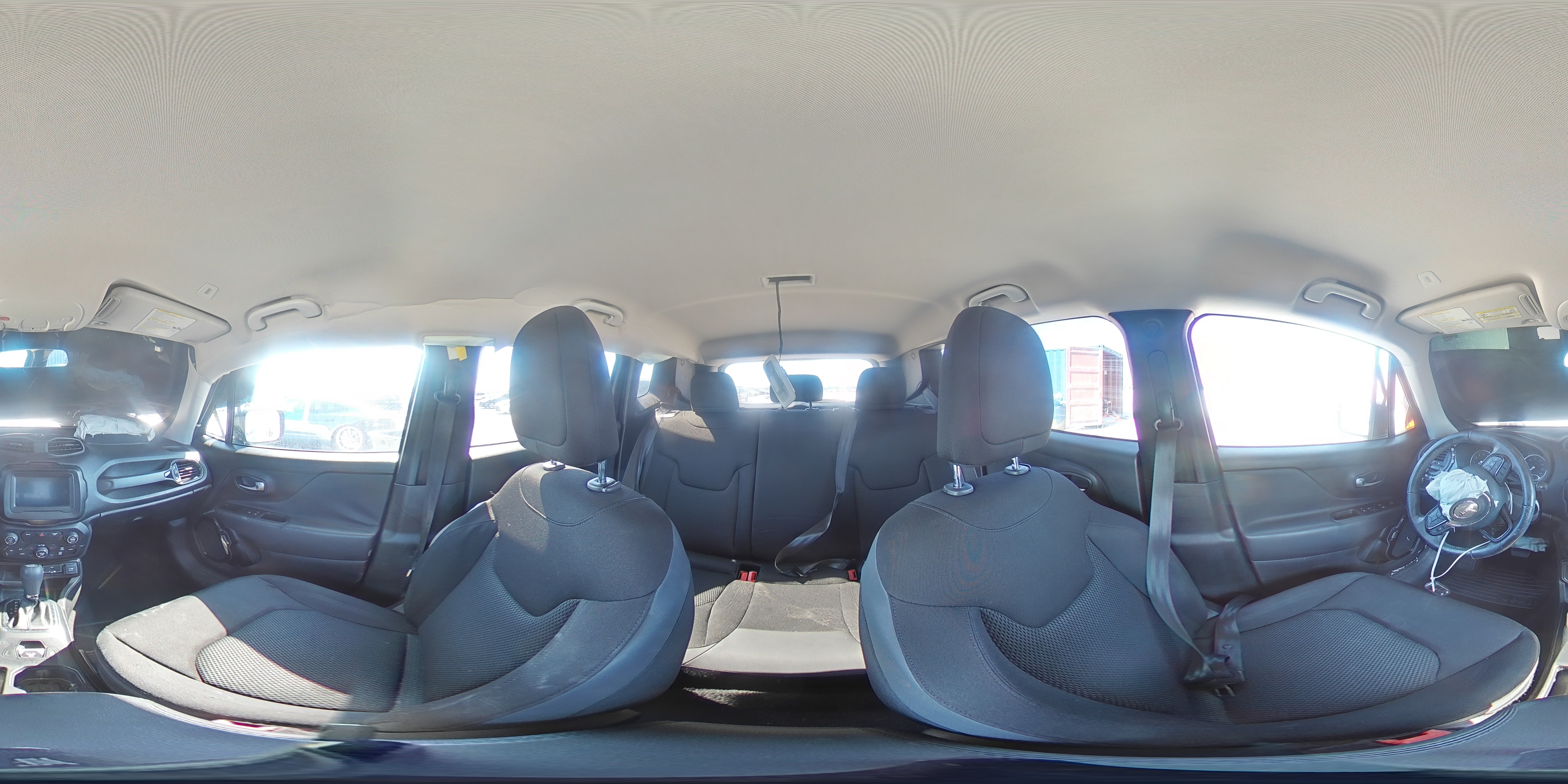 2020 Jeep Renegade - Image 13
