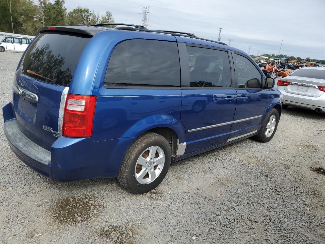 2010 Dodge Caravan - Image 3