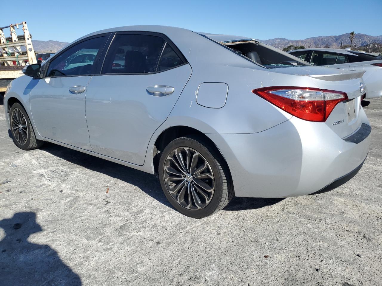 VIN 5YFBURHE6EP176520 2014 TOYOTA COROLLA no.2