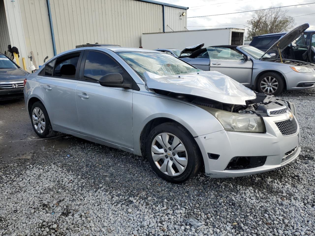 VIN 1G1PC5SH0G7137732 2016 CHEVROLET CRUZE no.4