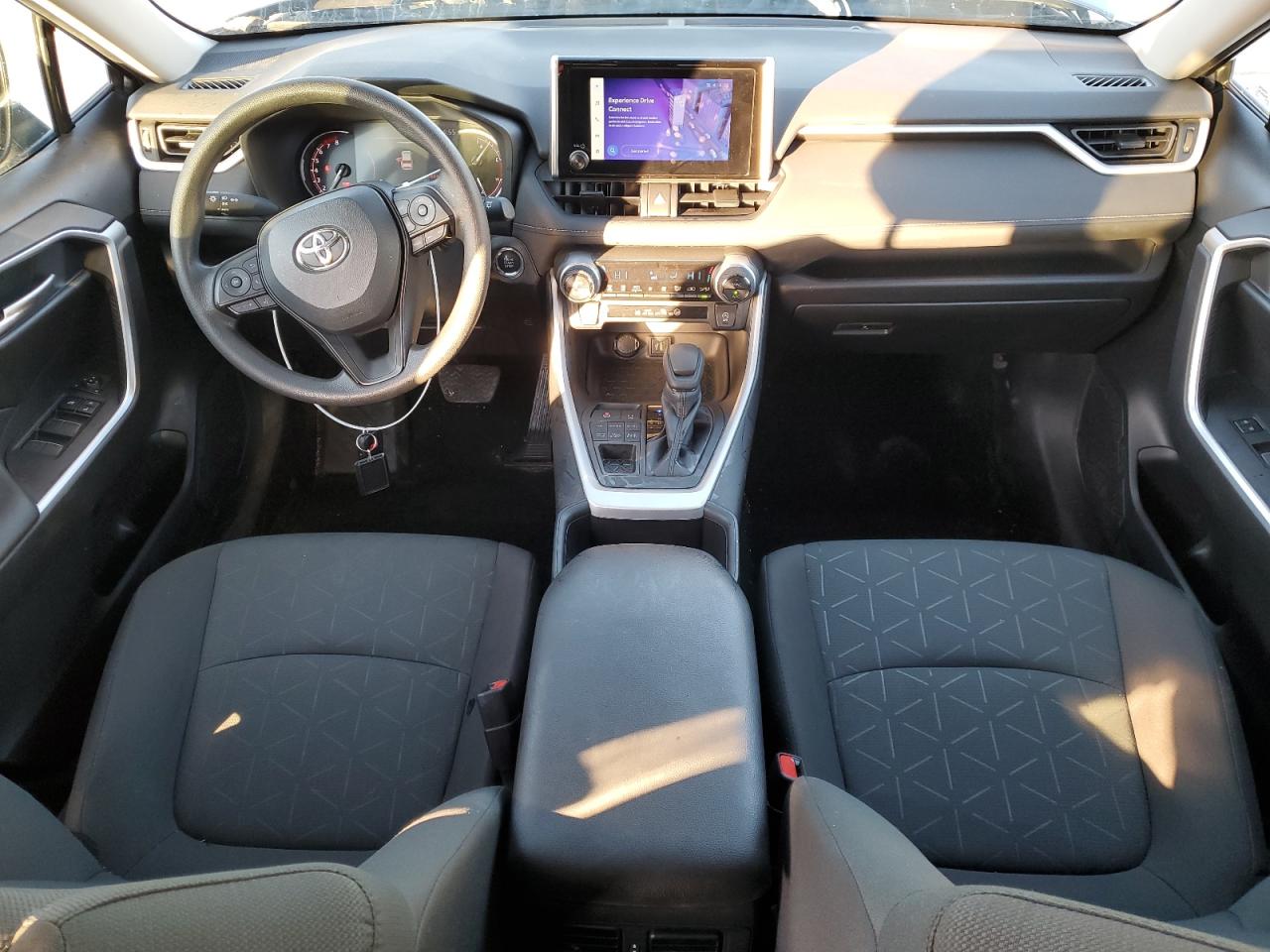 2024 Toyota RAV 4 - Image 8