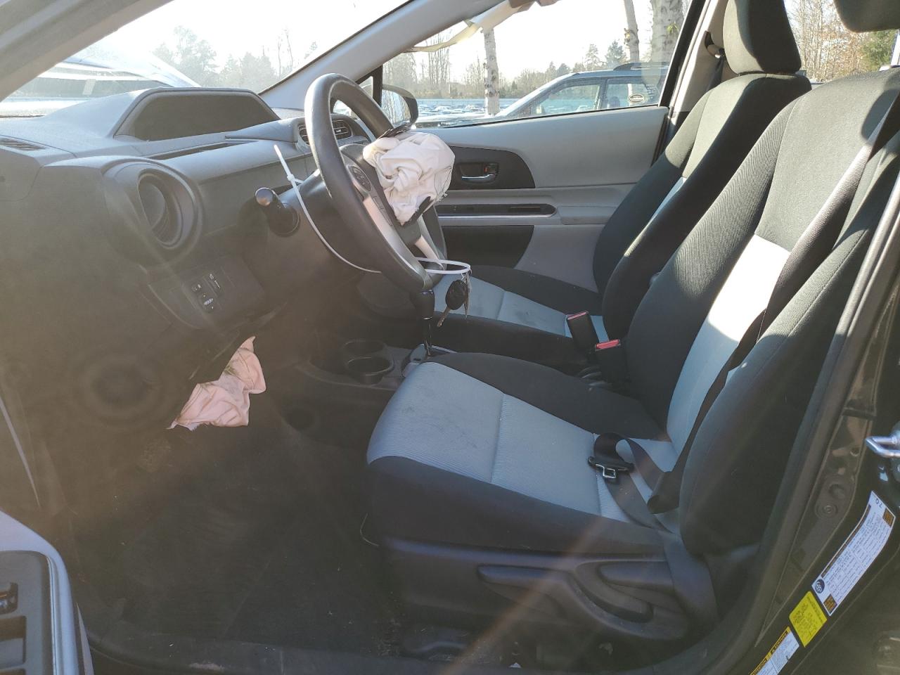 2014 Toyota Prius - Image 7