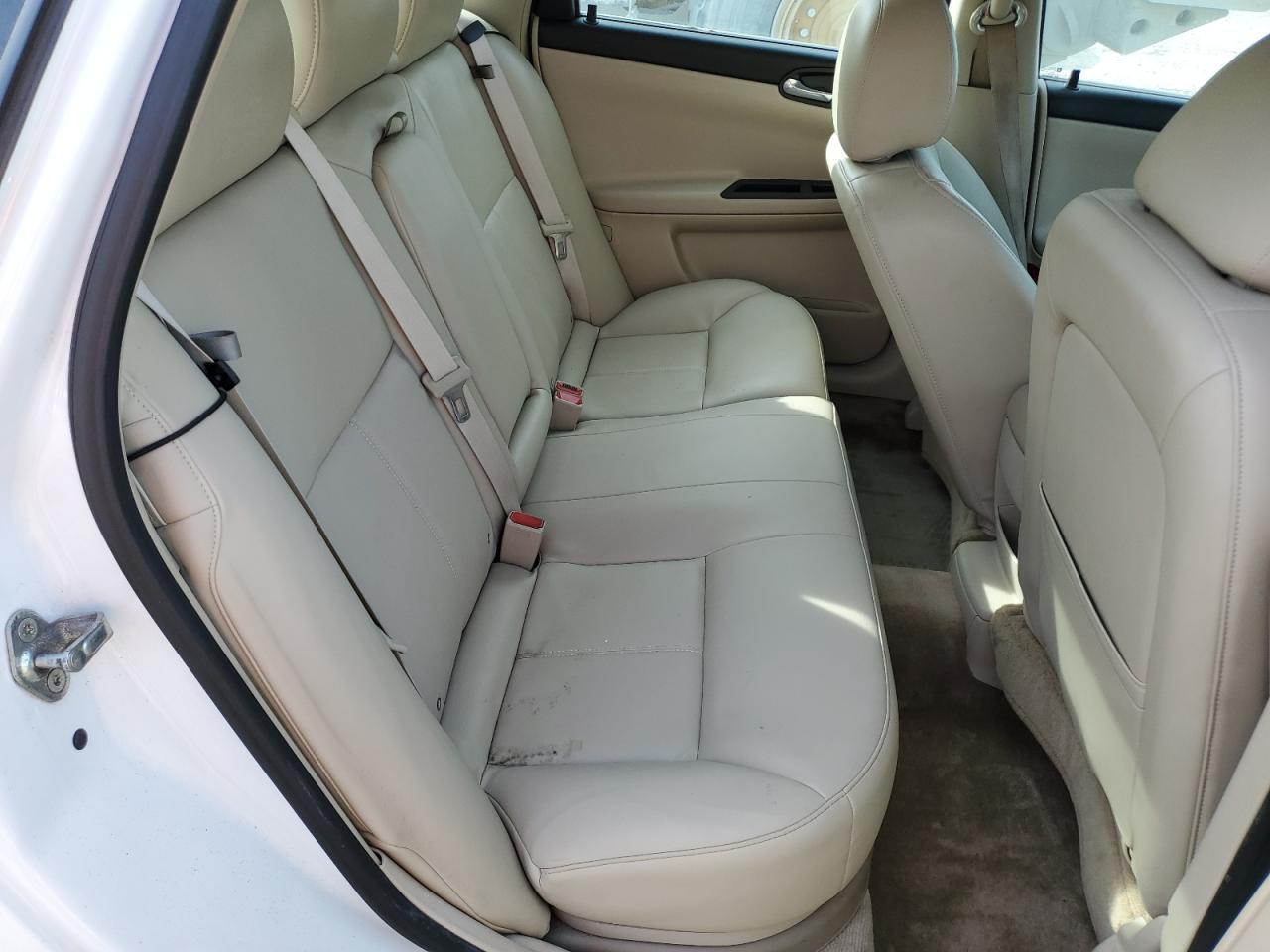 2011 Chevrolet Impala - Image 10
