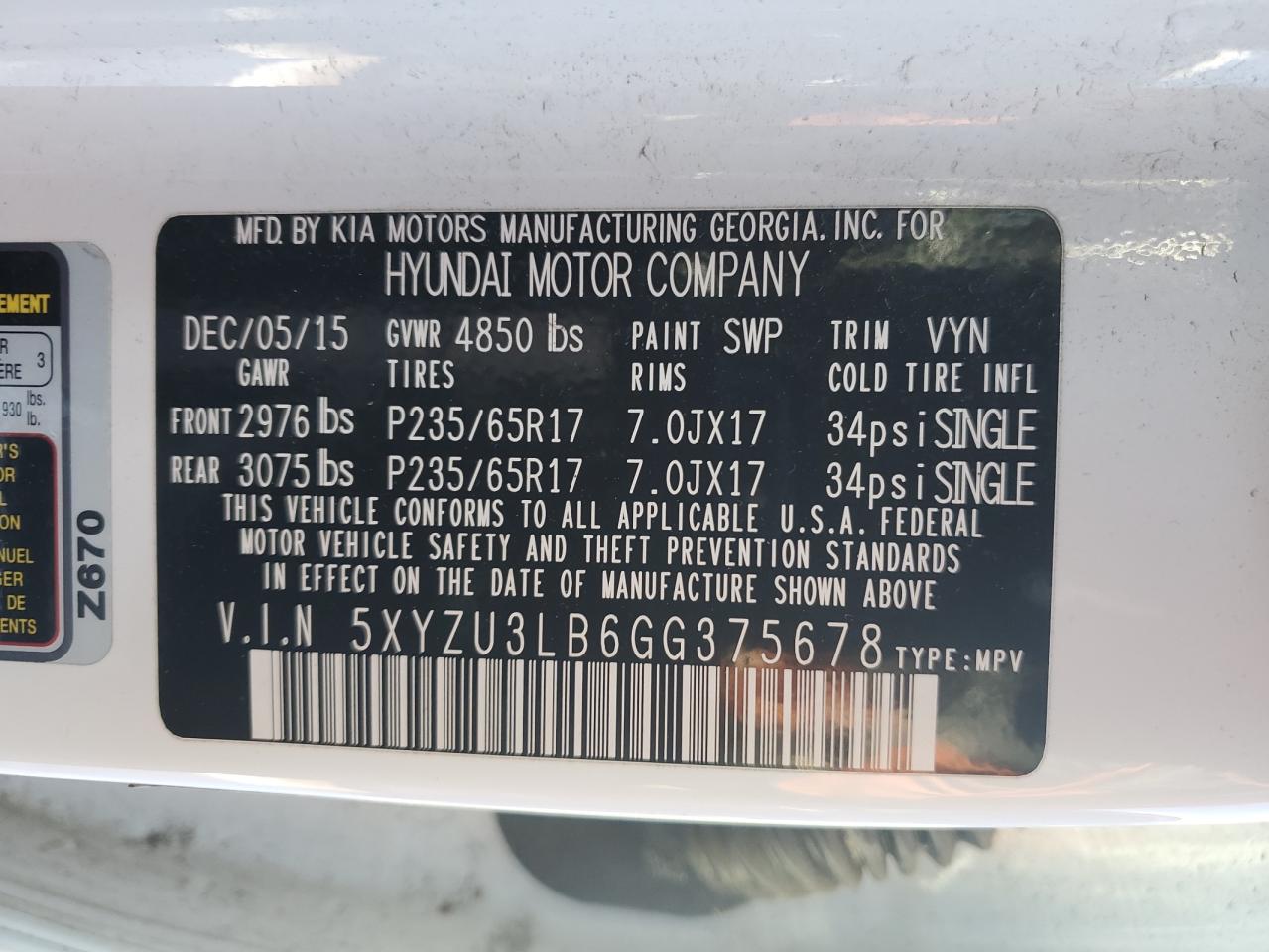 2016 Hyundai Santa Fe - Image 12
