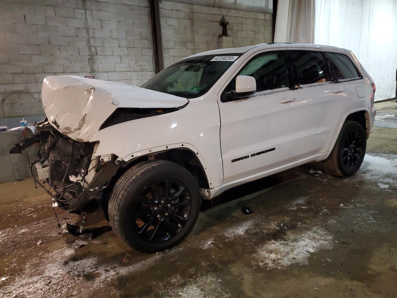 2019 Jeep Grand Cherokee - Image 1
