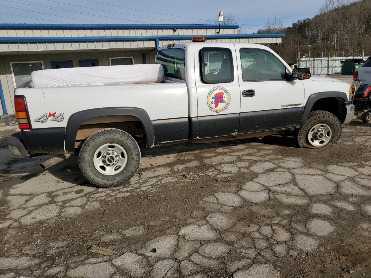 2004 GMC Sierra - Image 3