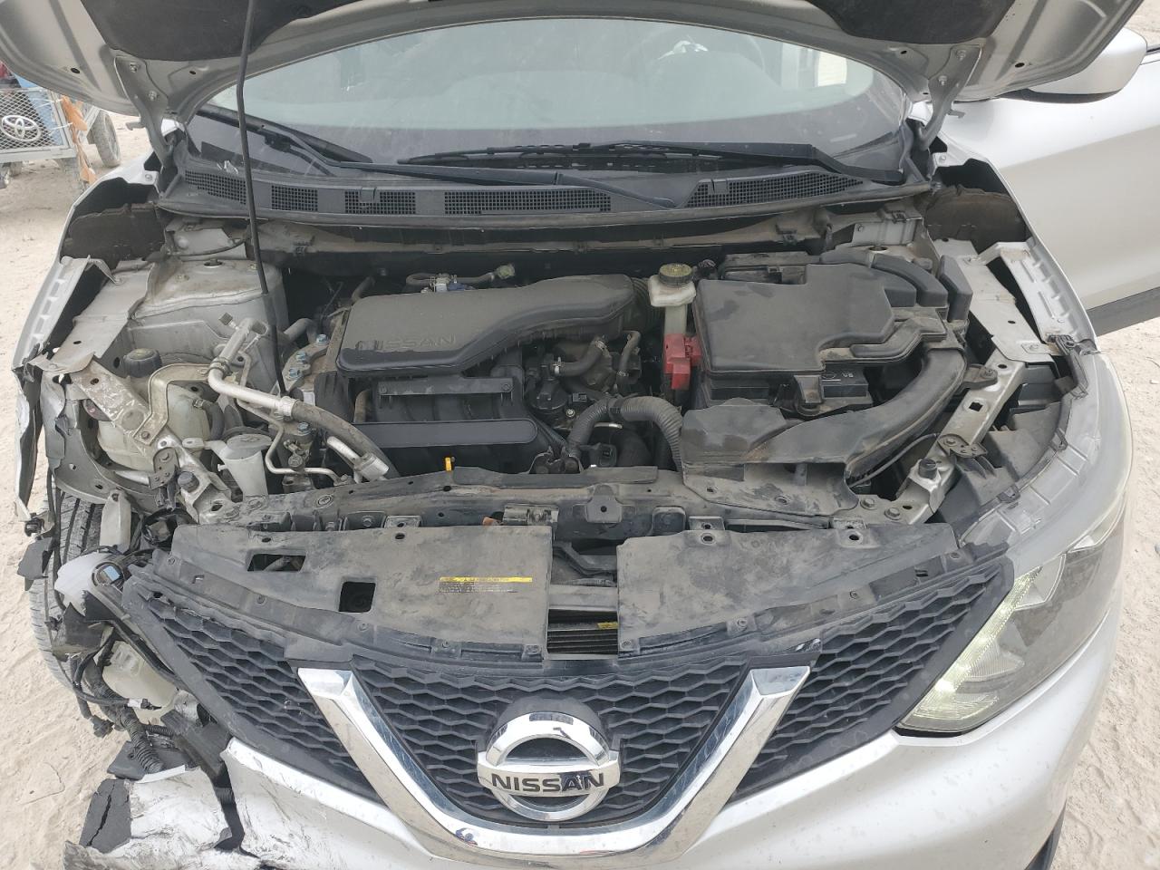 2017 Nissan Rogue - Image 14