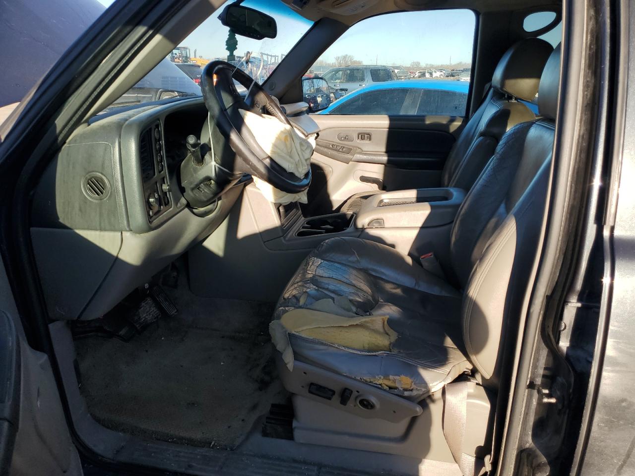 2003 Chevrolet Suburban - Image 7