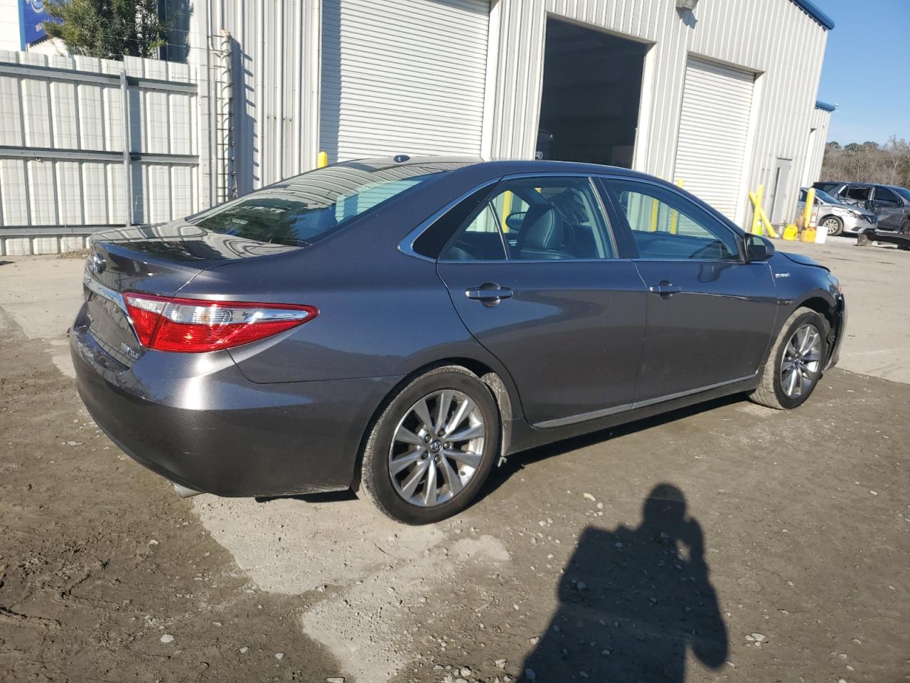 VIN 4T1BD1FK2HU211177 2017 TOYOTA CAMRY no.3