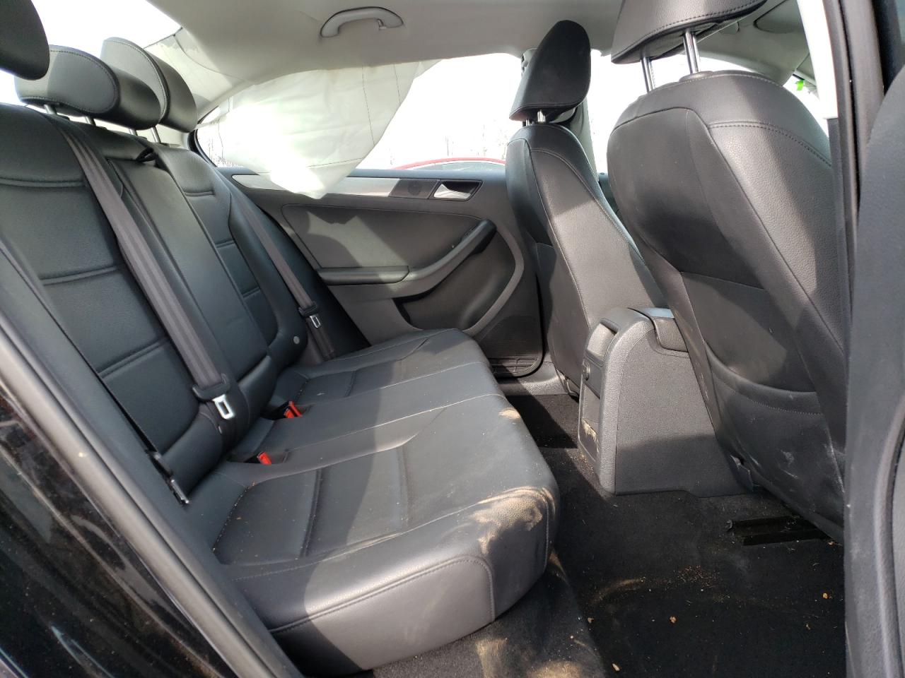 2016 Volkswagen Jetta - Image 11