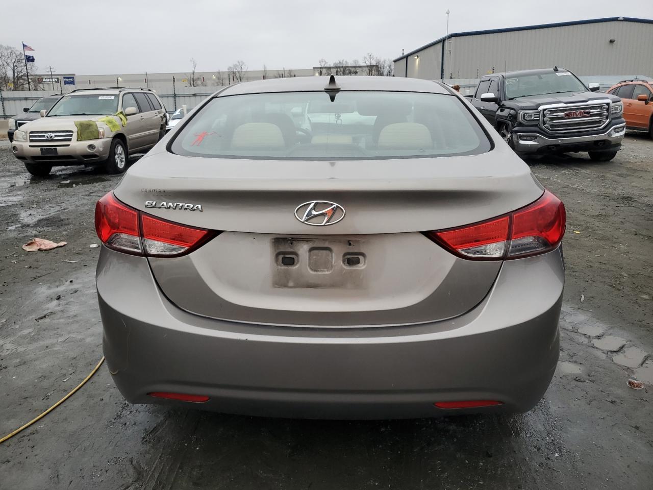 2013 Hyundai Elantra - Image 6