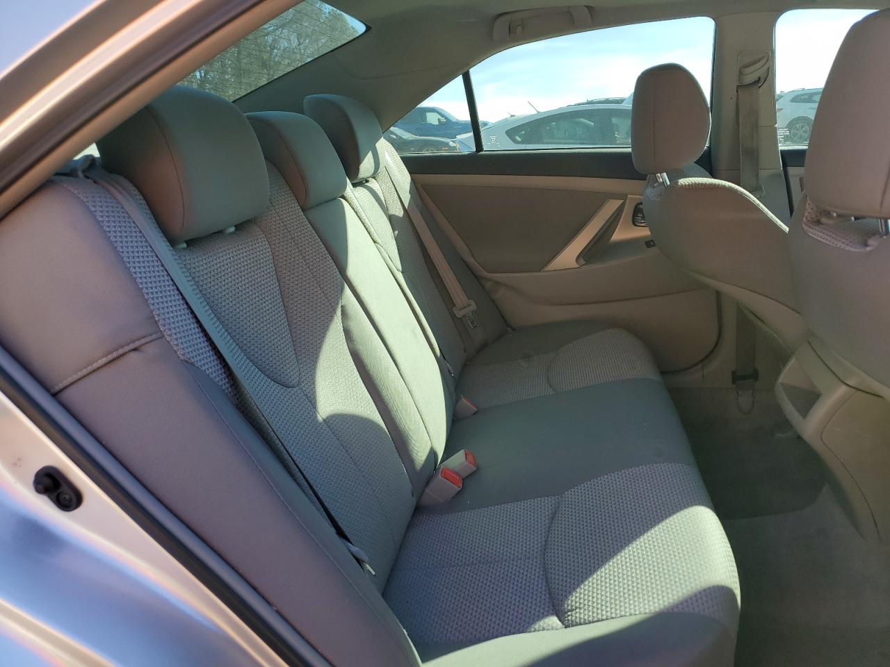 2011 Toyota Camry - Image 11
